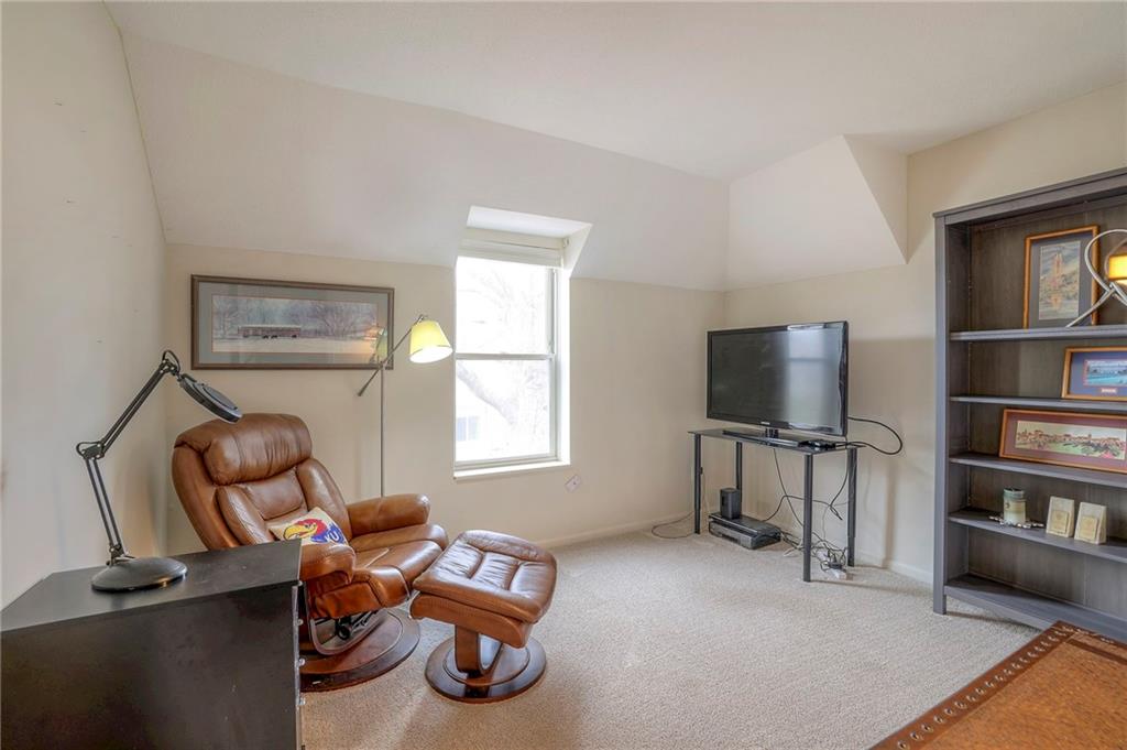 10238 Robinson Street