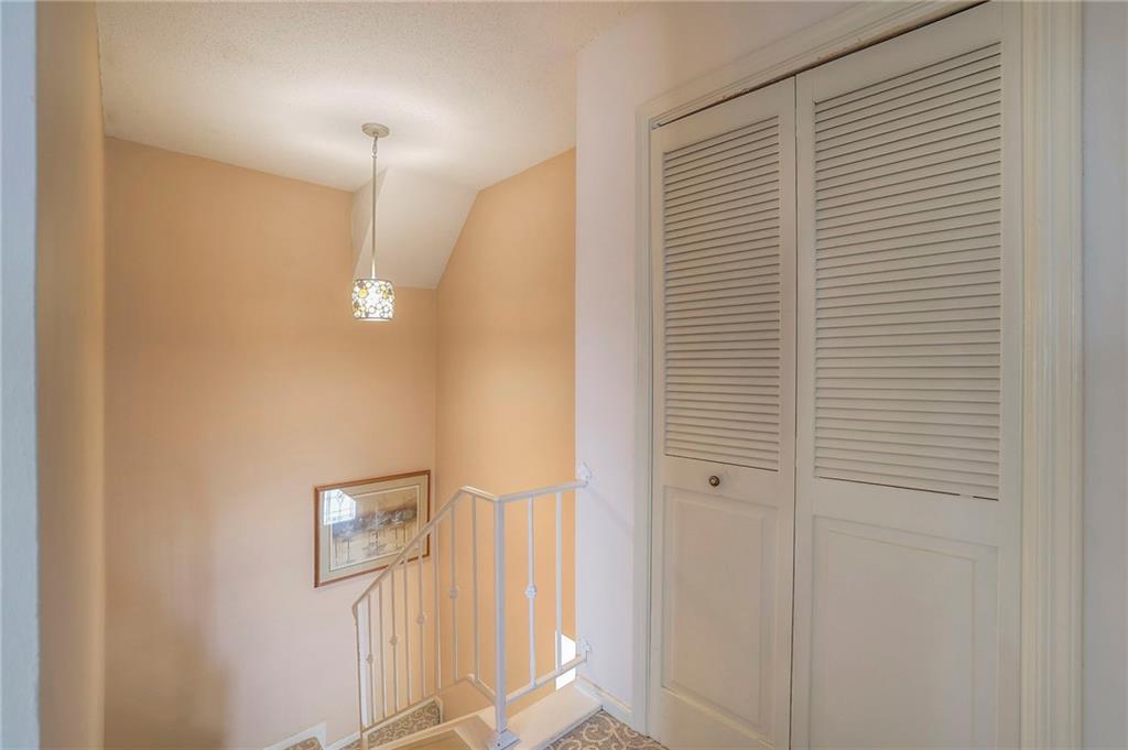 10238 Robinson Street