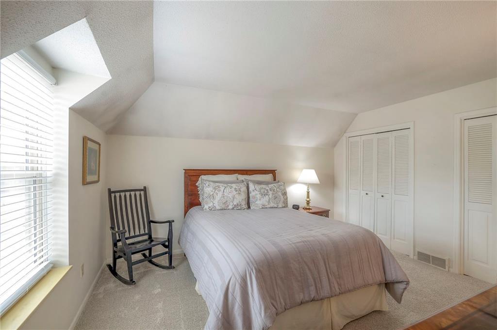 10238 Robinson Street