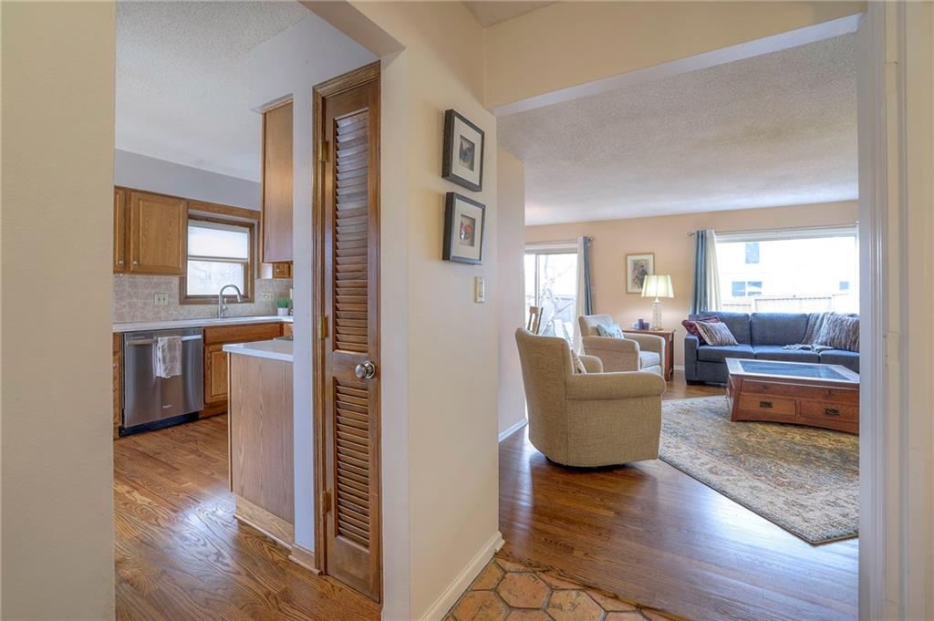 10238 Robinson Street