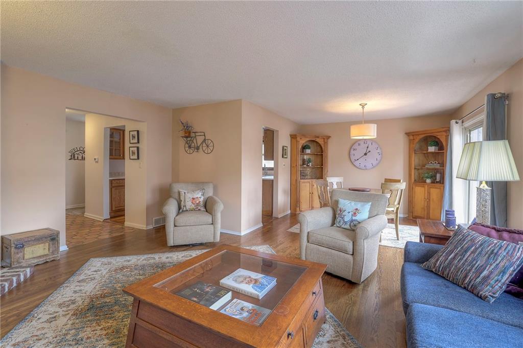 10238 Robinson Street