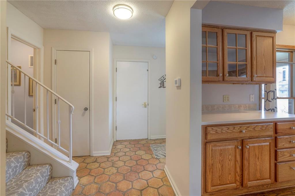 10238 Robinson Street