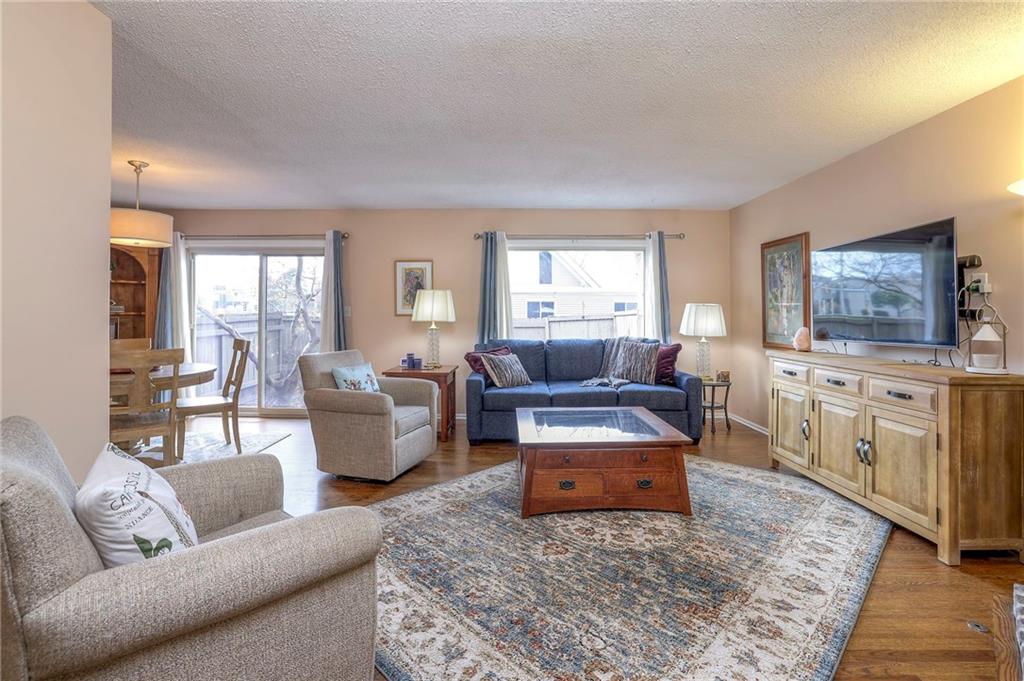 10238 Robinson Street