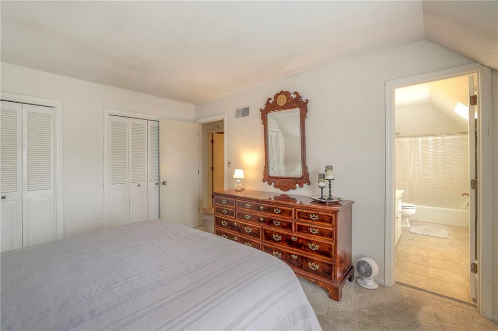 10238 Robinson Street