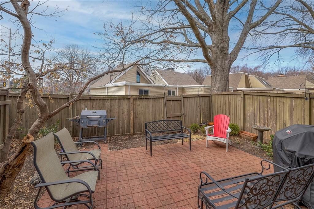 10238 Robinson Street