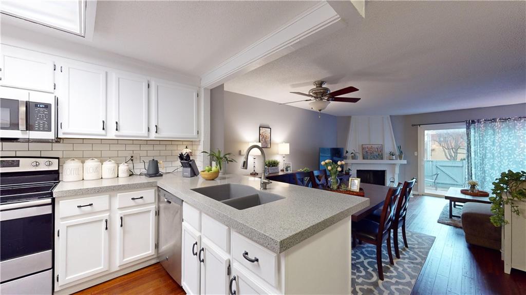 8289 Monrovia Street