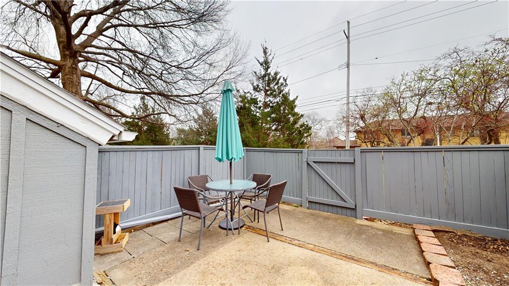 8289 Monrovia Street