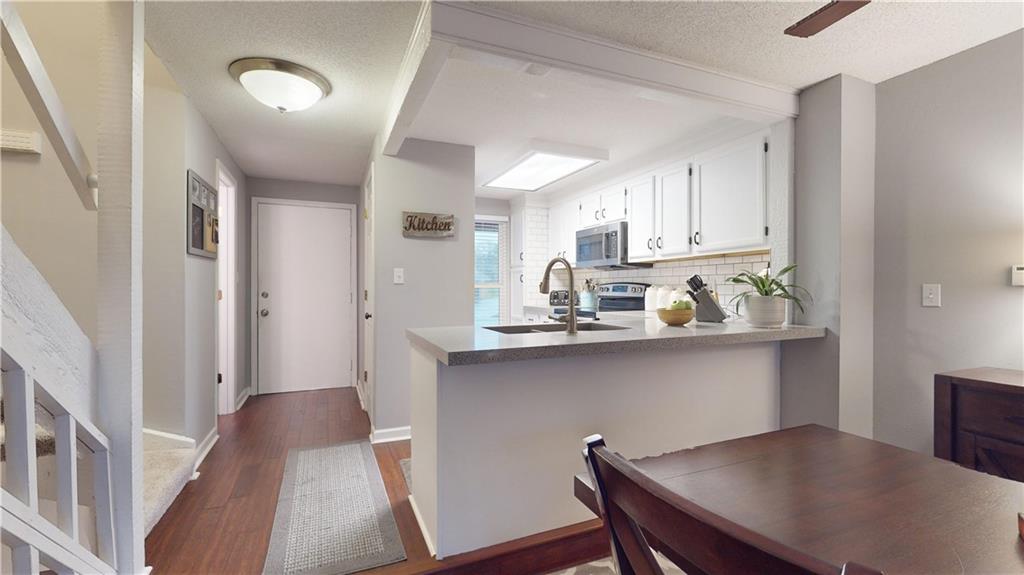 8289 Monrovia Street