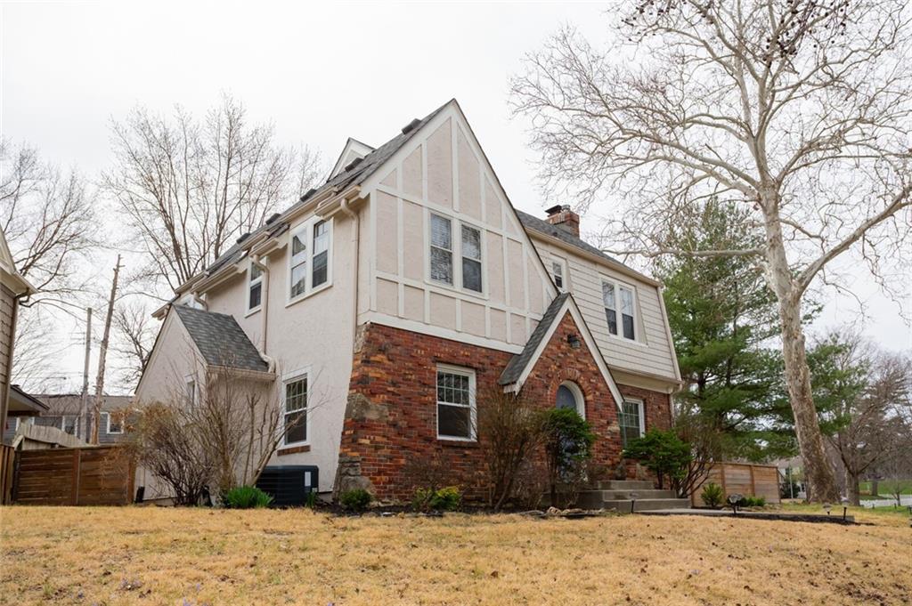 47 W Winthrope Road