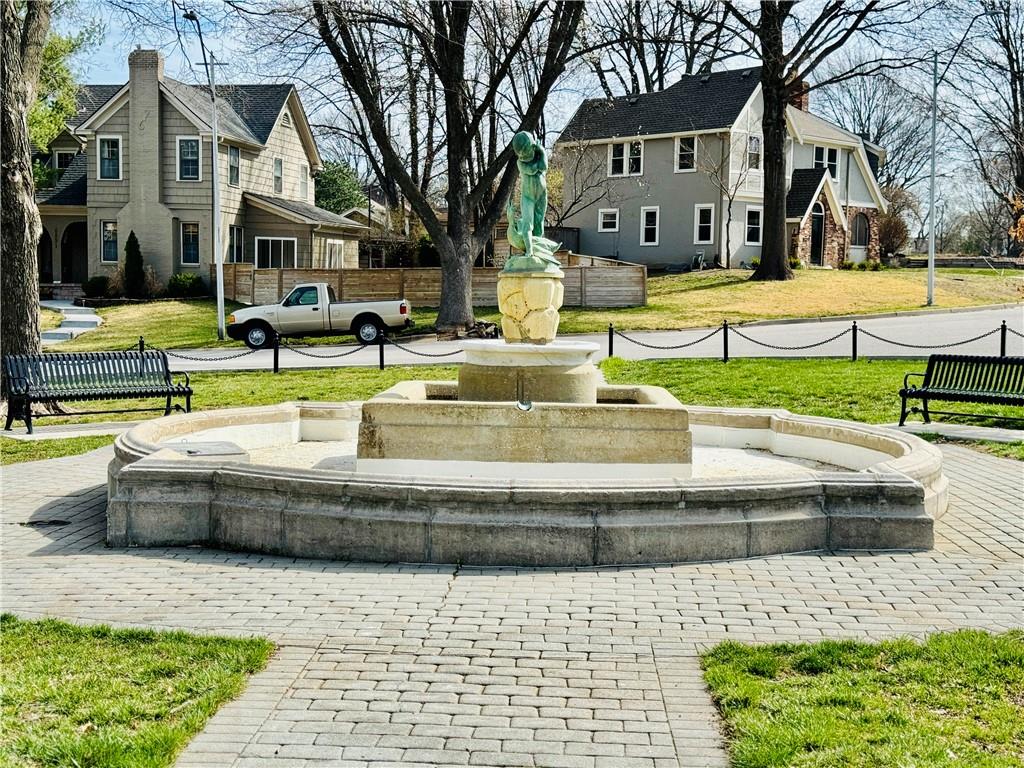 47 W Winthrope Road