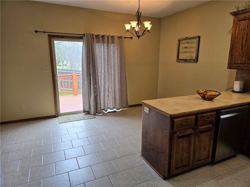 409 NW Fox Hollow Lane