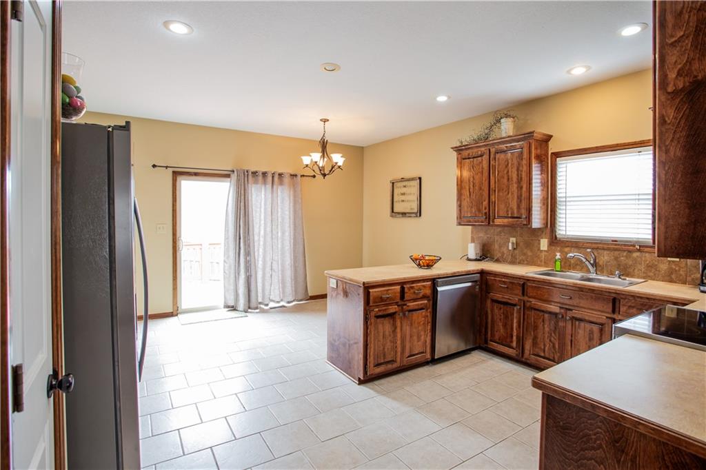 409 NW Fox Hollow Lane