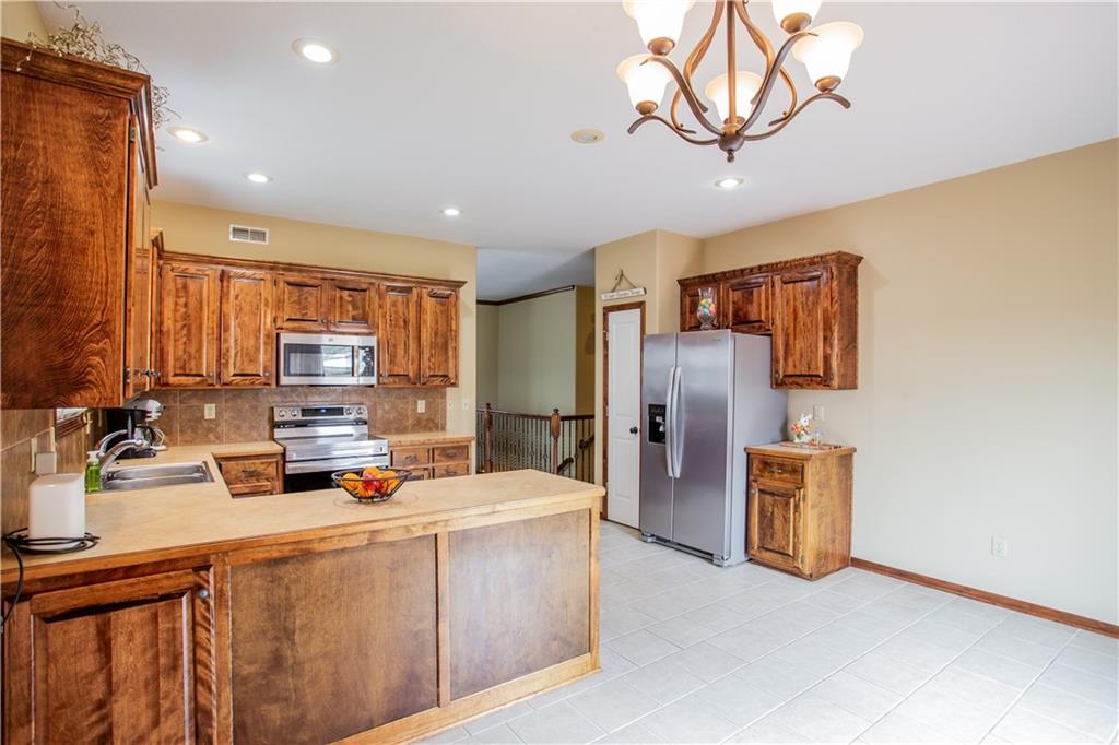 409 NW Fox Hollow Lane