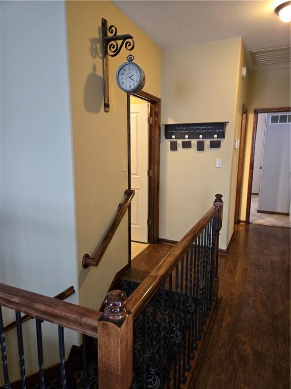 409 NW Fox Hollow Lane