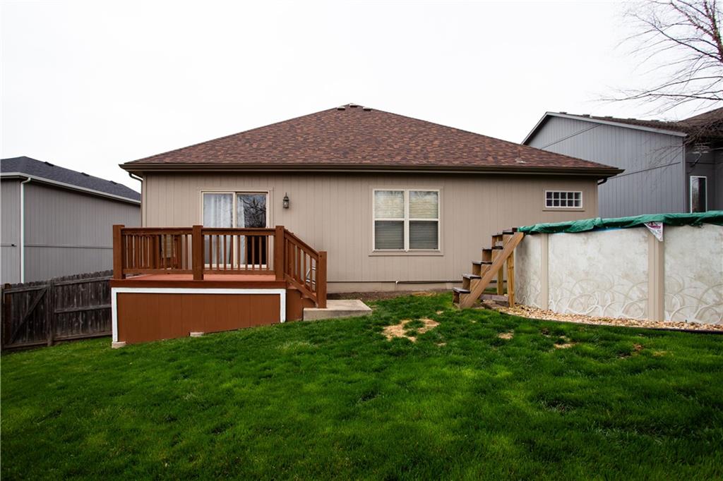 409 NW Fox Hollow Lane