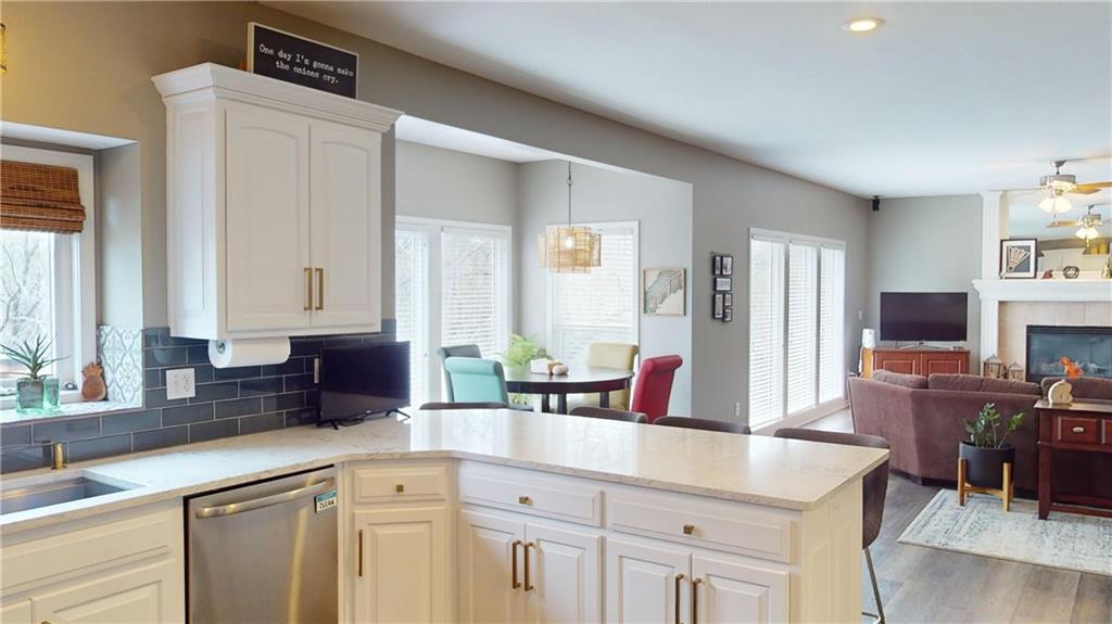 4419 Meadow View Drive