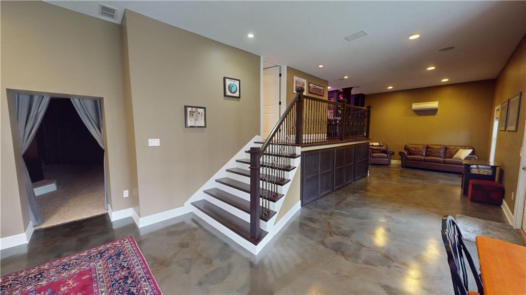 4419 Meadow View Drive