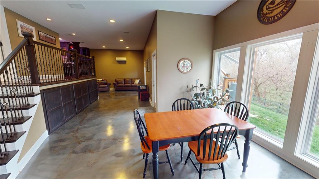 4419 Meadow View Drive