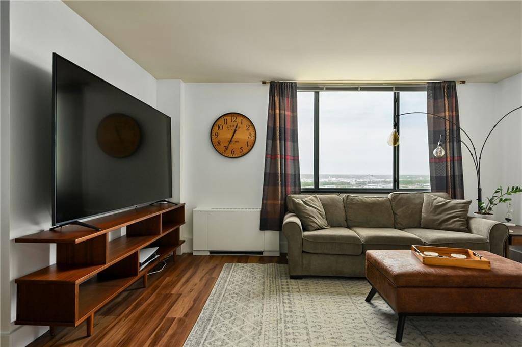 600 E 8th Street Unit: 12H
