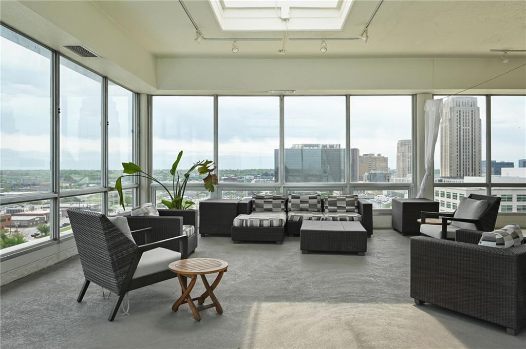 600 E 8th Street Unit: 12H