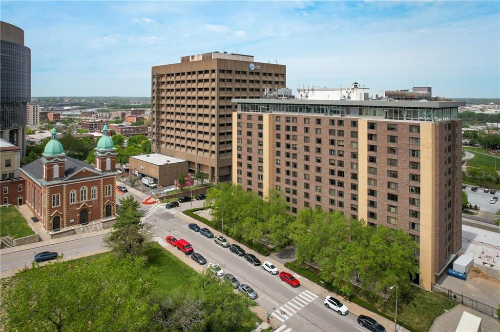 600 E 8th Street Unit: 12H