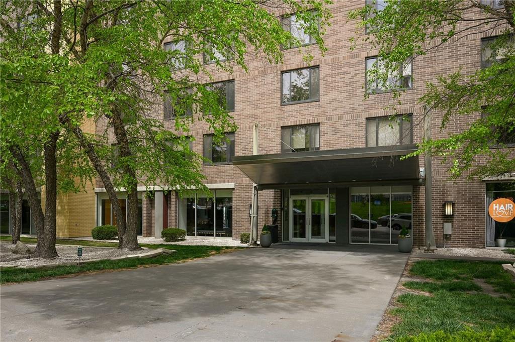 600 E 8th Street Unit: 12H