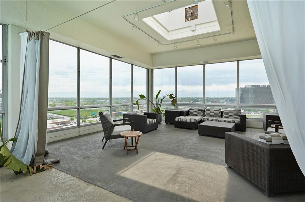 600 E 8th Street Unit: 12H