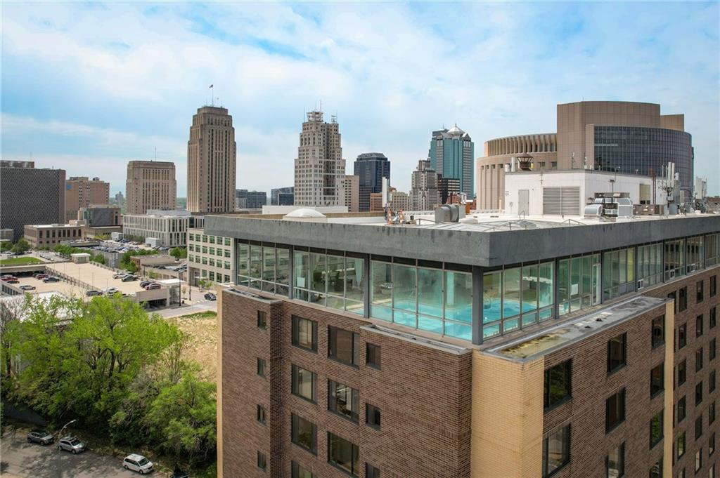 600 E 8th Street Unit: 12H