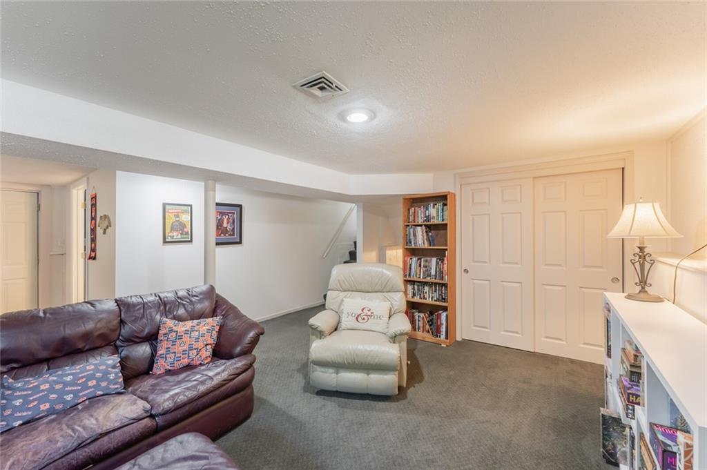 7211 Edgewood Boulevard