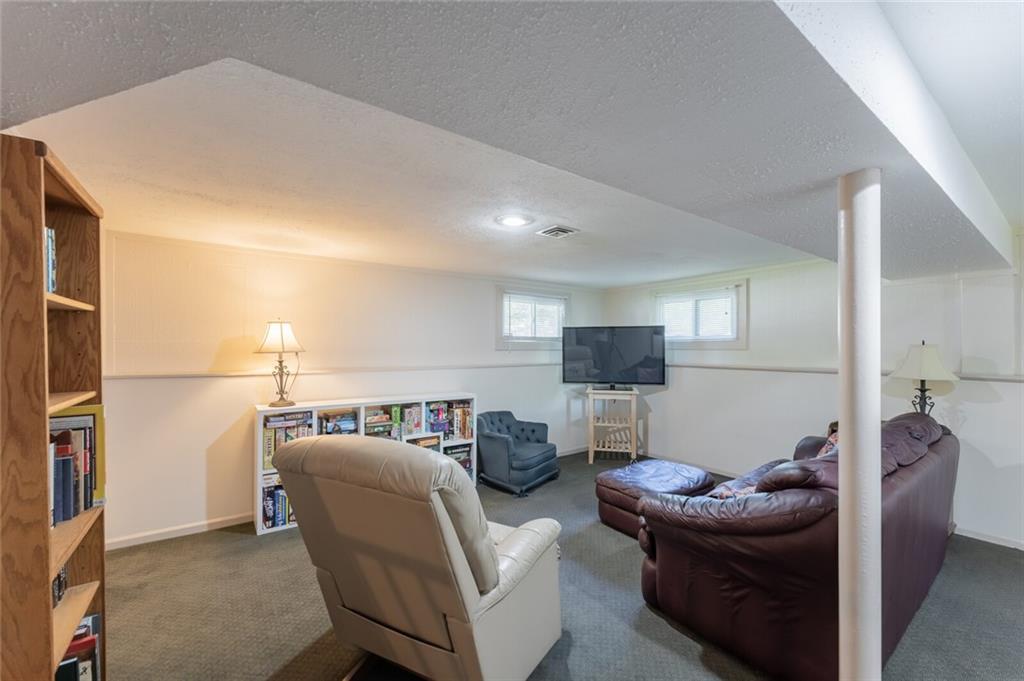 7211 Edgewood Boulevard
