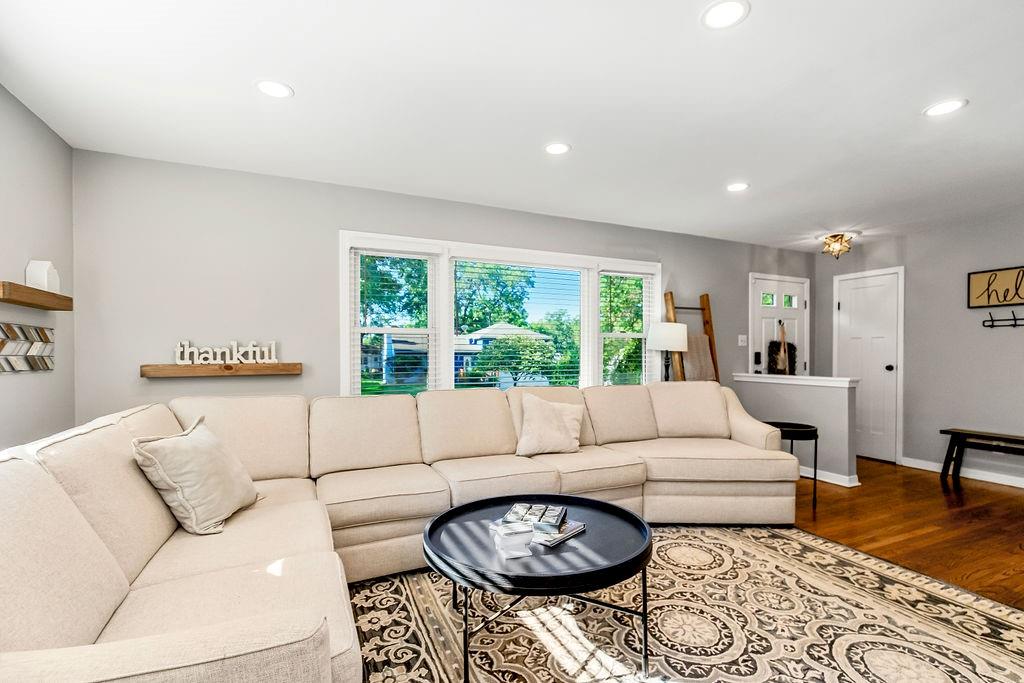 5710 W 101st Terrace