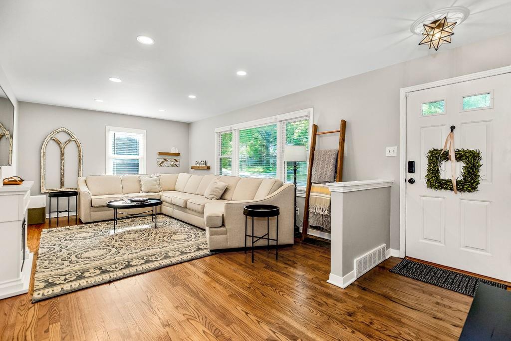 5710 W 101st Terrace