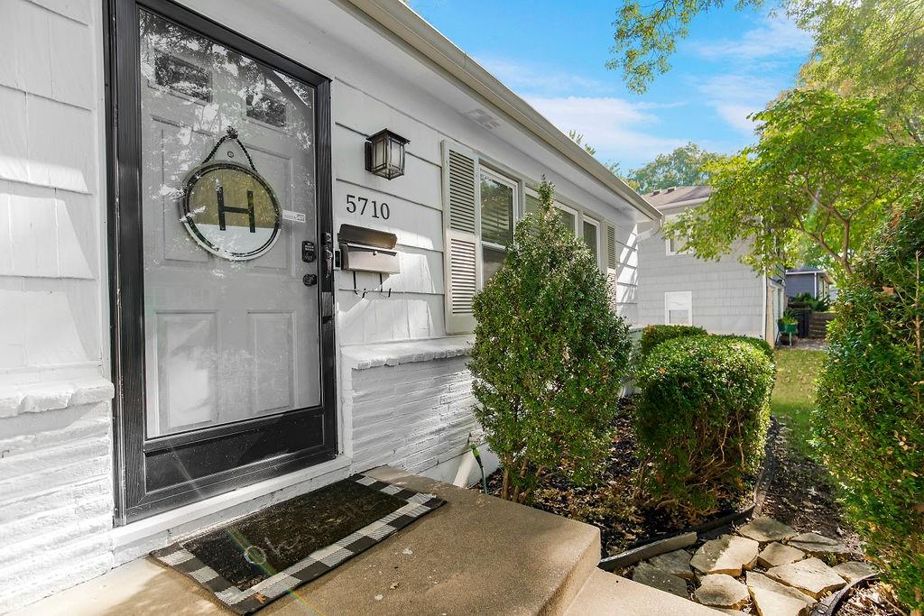 5710 W 101st Terrace