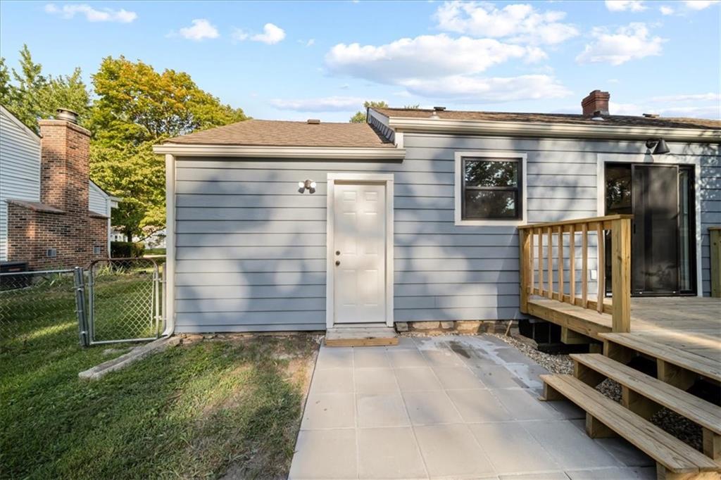 8016 Washington Street