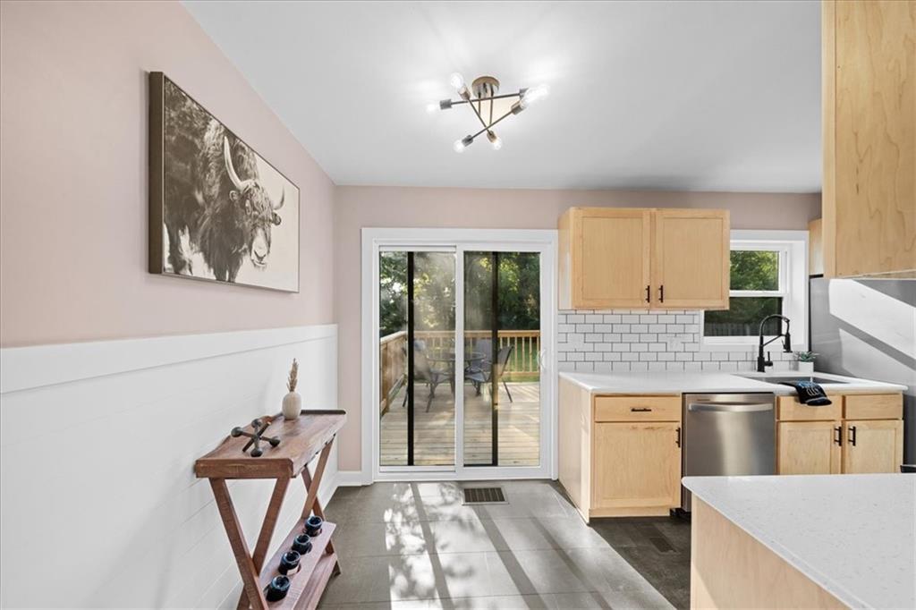 8016 Washington Street