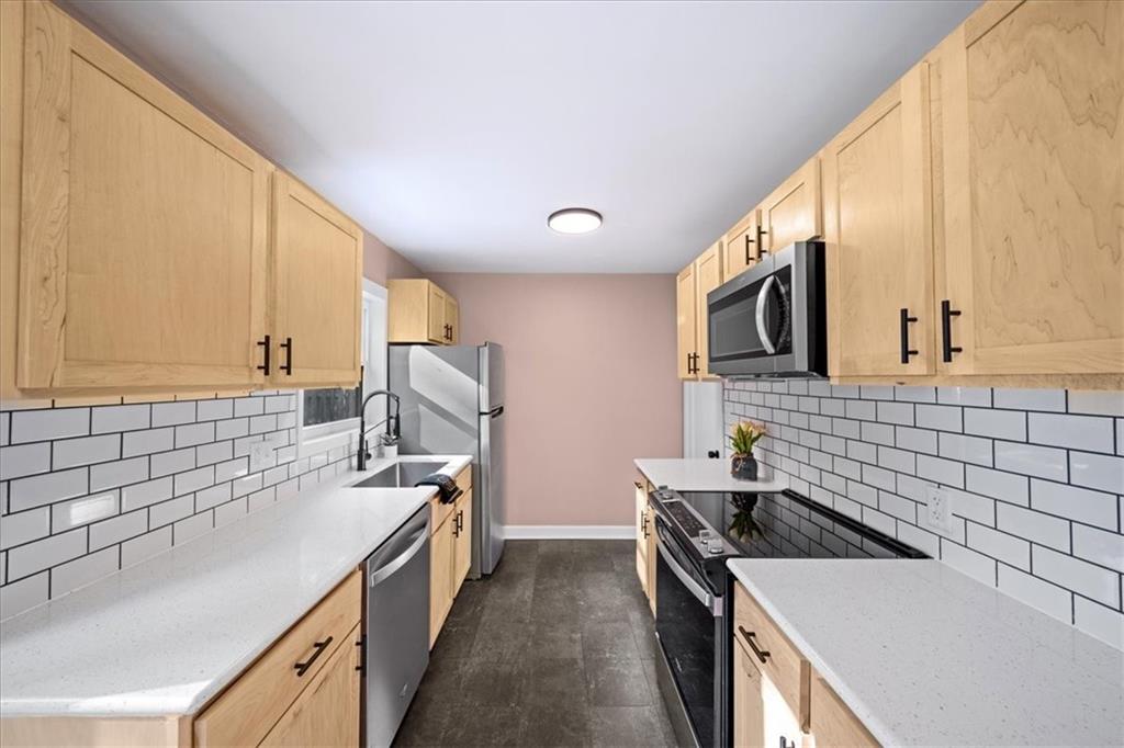 8016 Washington Street