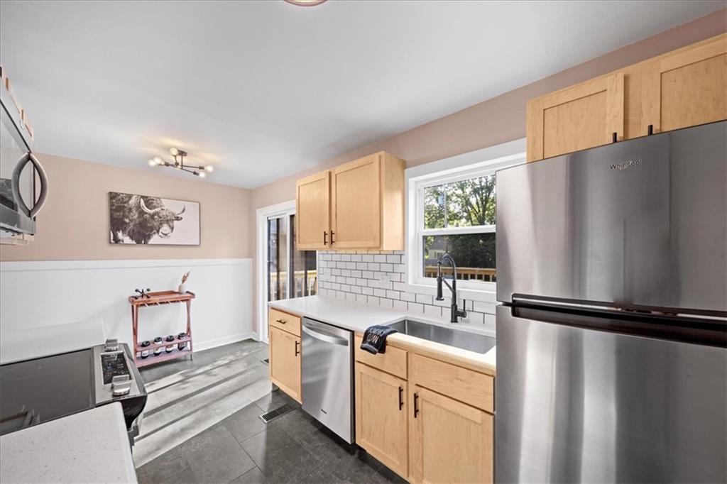 8016 Washington Street