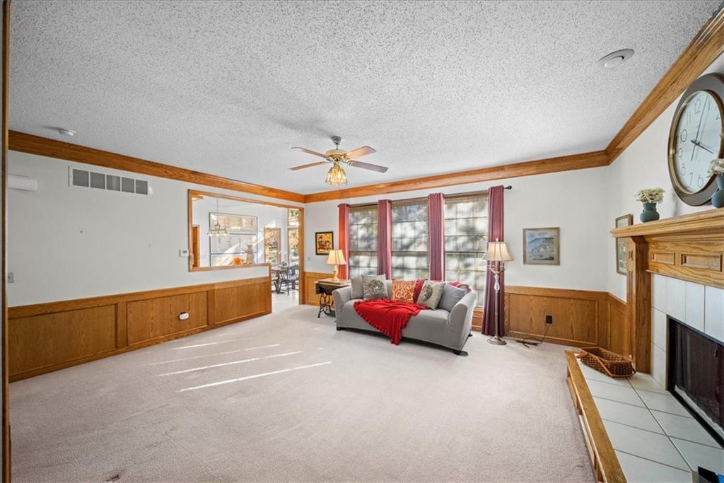 12811 Garnett Lane