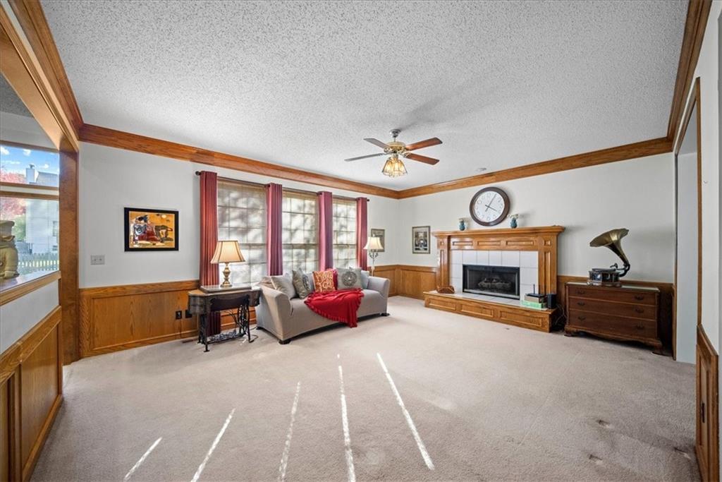 12811 Garnett Lane