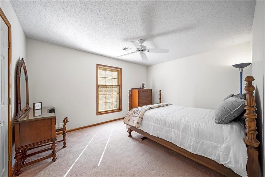12811 Garnett Lane
