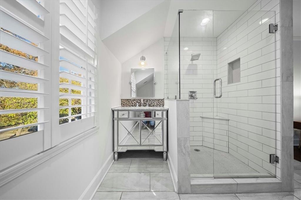 1259 W 67th Terrace