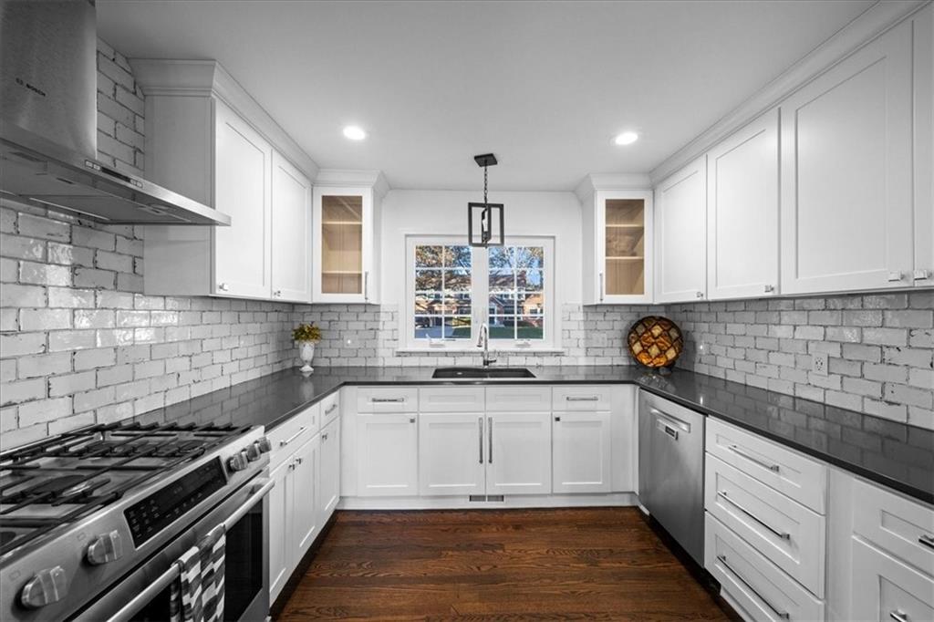 1259 W 67th Terrace