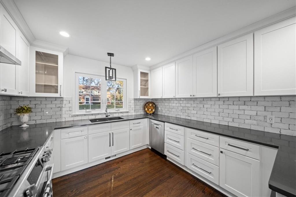 1259 W 67th Terrace