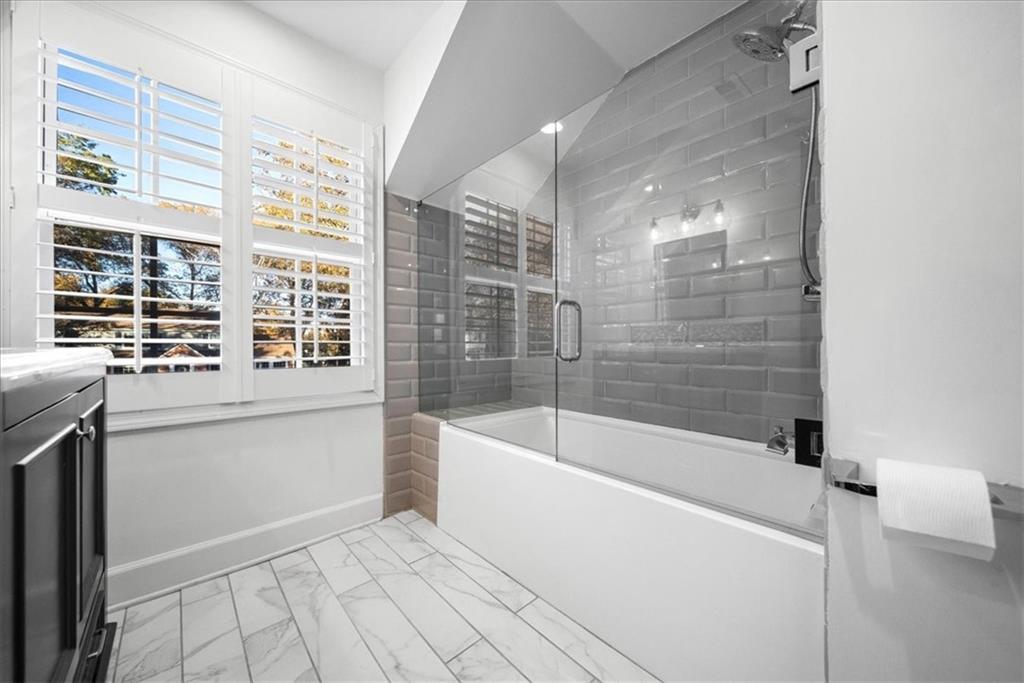 1259 W 67th Terrace