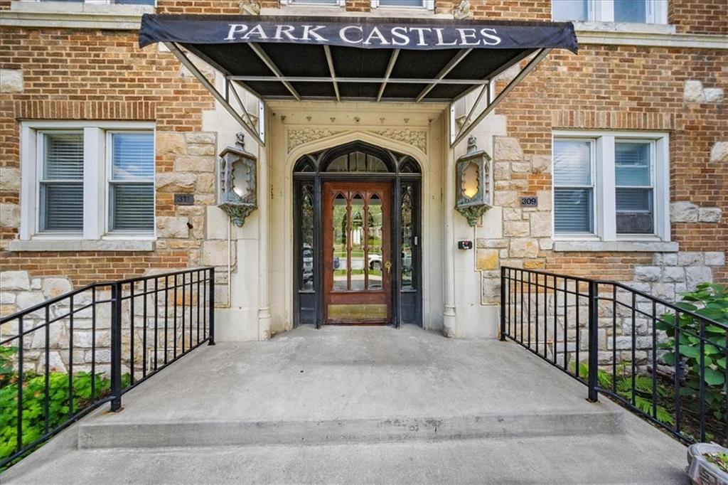 309 Emanuel Cleaver II Boulevard Unit: 704