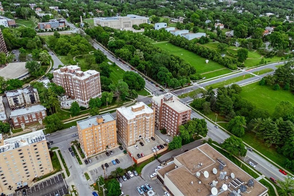 309 Emanuel Cleaver II Boulevard Unit: 704