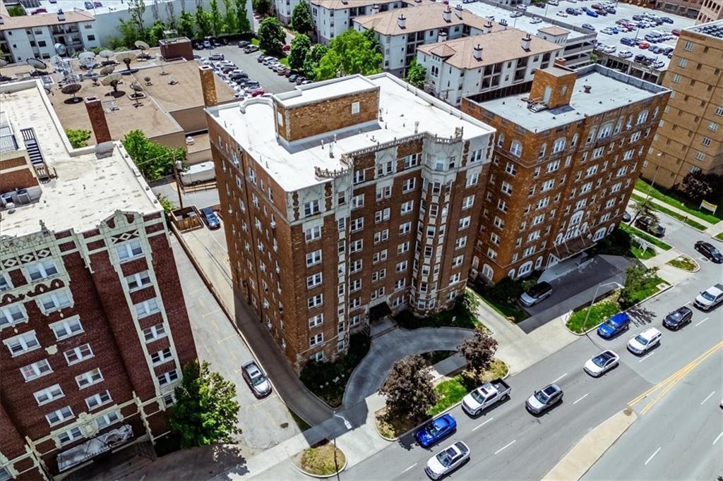 309 Emanuel Cleaver II Boulevard Unit: 704