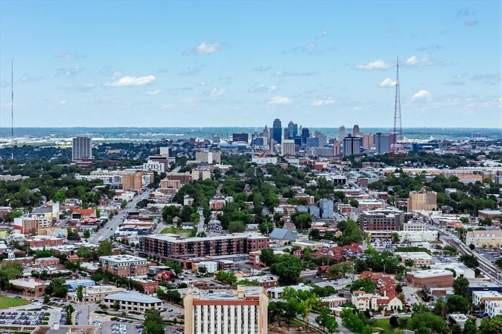309 Emanuel Cleaver II Boulevard Unit: 704