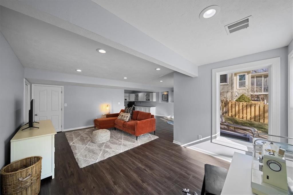 13925 W 73rd Street