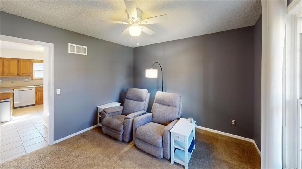 4821 Perry Lane